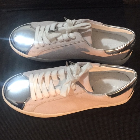 💜Just Reduced 💜 Michael Kors suede snickers - Picture 2 of 8